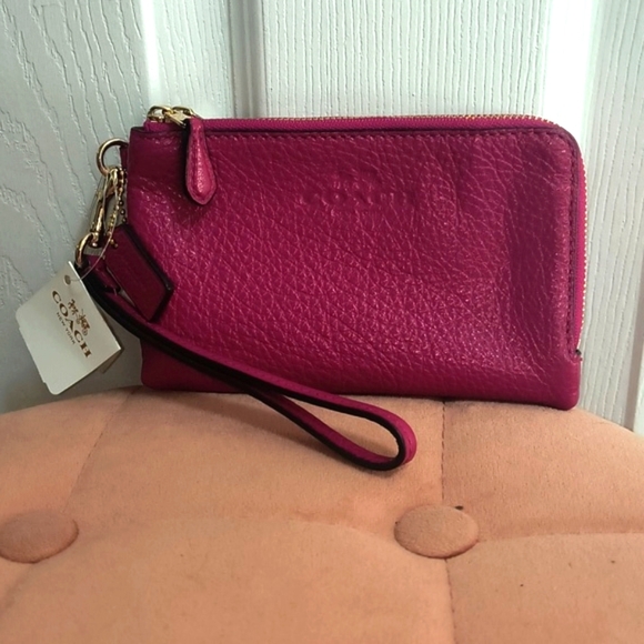 Coach Handbags - Coach Double Corner Zip Pebble Leather Wristlet NWT